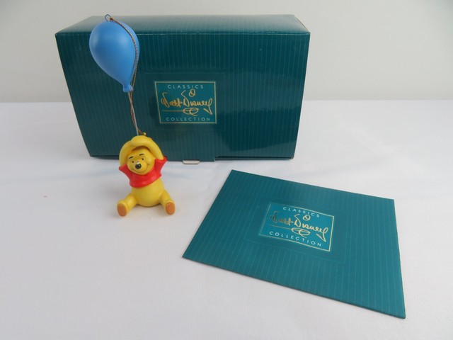 DISNEY WDCC WINNIE THE POOH FIGURINE UP TO THE HONEY TREE ORNAMENT DISNEY WDCC WINNIE THE POOH FIGURINE UP TO THE HONEY TREE ORNAMENT