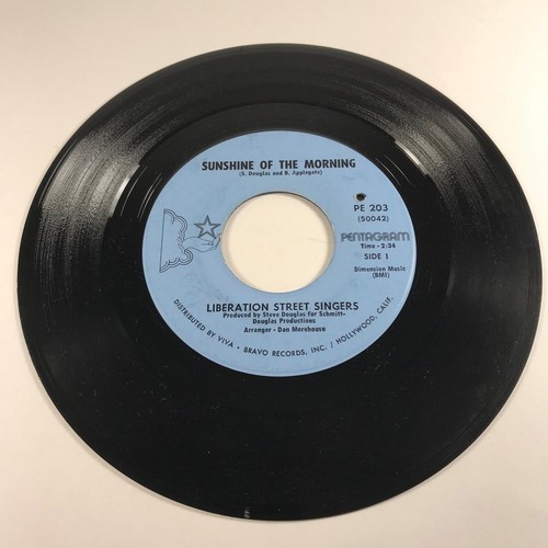 Liberation Street Singers – Love Is In The Air VG+ VINYL 45 HEAR MP3 RARE
