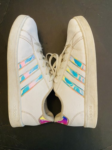 Adidas Sneakers White And Silver/Metallic Stripes Size 4 Girls - 第 1/4 張圖片