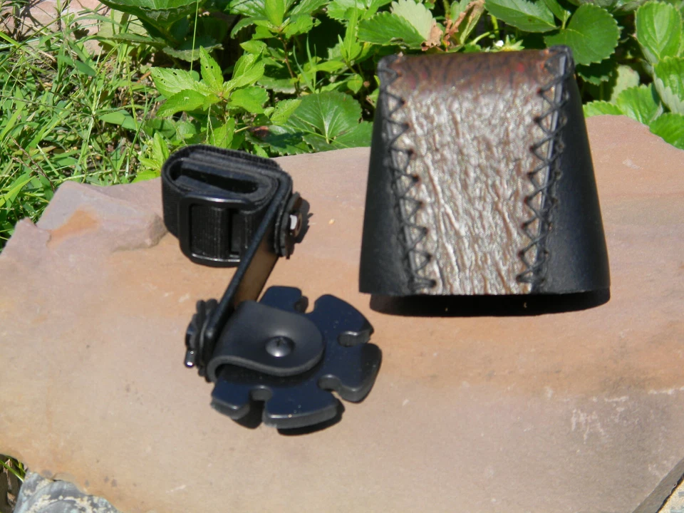 EFA 4 A Navajo Chief Brn/Black Sharkskin Bowquiver & Wing for Recurve or Longbow - Image 4 of 4