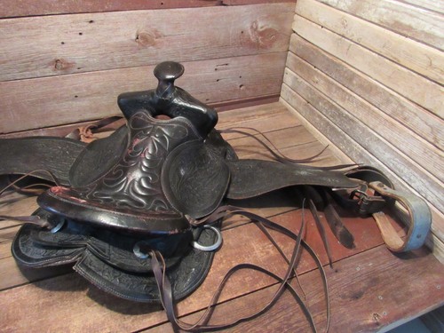 Vintage Horse Trail Western Saddle - Picture 7 of 12