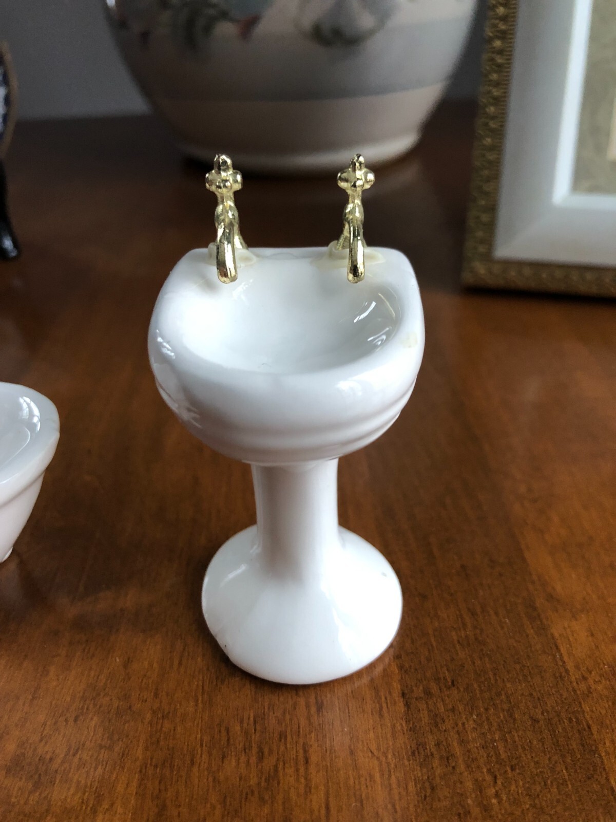 VTG Doll House Miniatures Ceramic Bath Set Tub Pedestal Sink Pull Chain Toilet