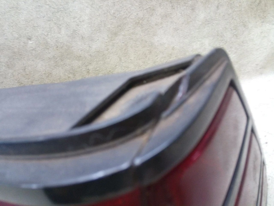 Luz trasera derecha pasajero hatchback compatible con Mercury Lynx 1987 d228-201672 Foto 4 de 4