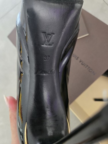 Louis Vuitton décolleté a punta aperta in pelle di vitello verniciata eyeline nere taglia 37 - Foto 6 di 7