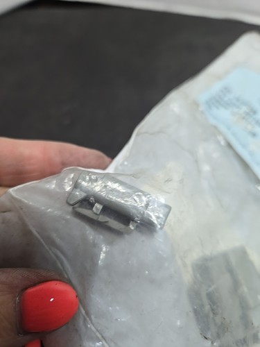 NOS Package Of 8 International 3518182C1 Connector Socket Plug DTM Series  - Picture 5 of 5