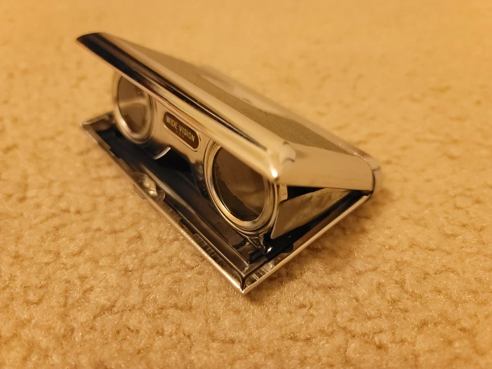 Vintage Opera Glasses Binoculars Green Folding Crystar Lens 2.5x Made in Japan - Image 3 of 4