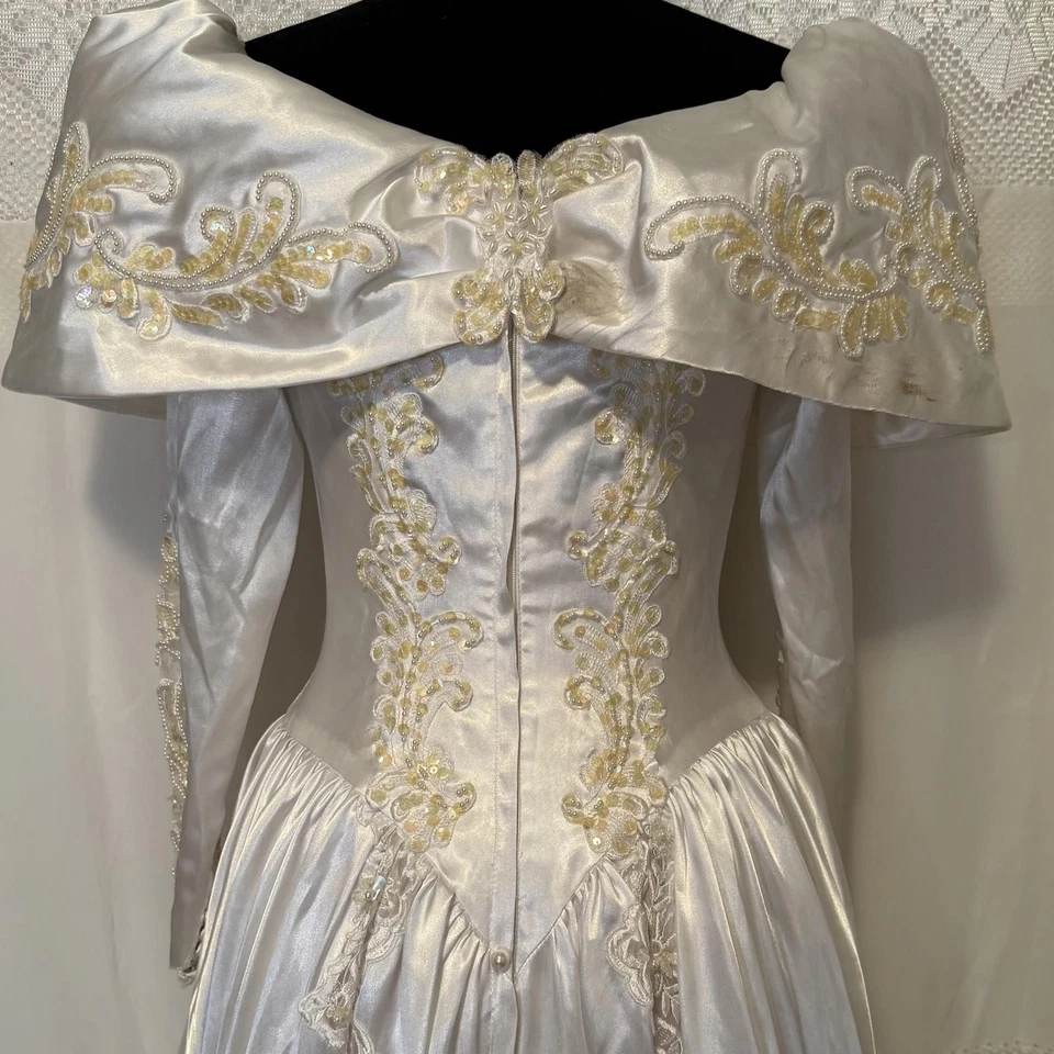 Винтажный 80-х годов свадьбы принцесса платье с открытыми плечами блестки кружева собор поезд размер S/M - Изображение 4 из 4