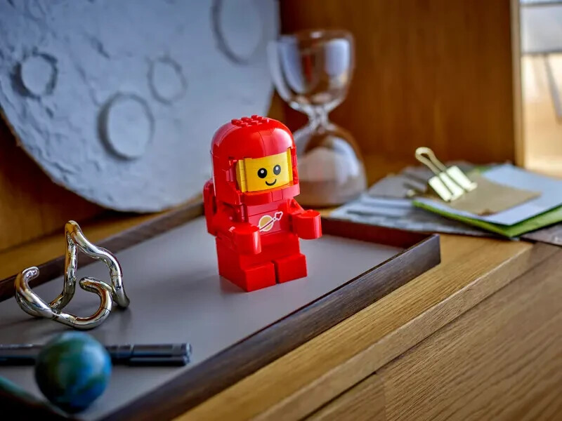 LEGO 40767 Up Scaled Baby Astronaut Red GWP Sealed | eBay