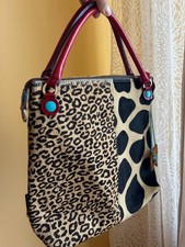Borsa gabs in pelle con stampa animalier e dettagli in pelle rossa.