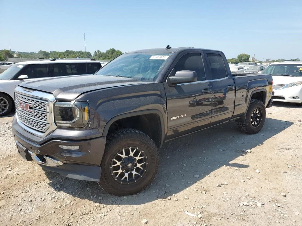 2014 - 2019 GMC SIERRA 1500 PICKUP Console Front Classic Style Roof  - Image 2 of 4