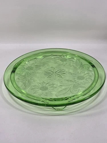 Jeannette Sunflower Green Depression/Uranium Glass Cake Plate 10" Footed, Glows