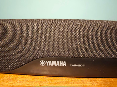 Yamaha YAS-207 2.1 Soundbar schwarz mit kabellosem Subwoofer, Bluetooth, HDMI