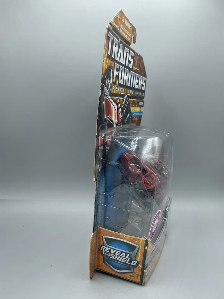 Hasbro Transformers Generations Reveal The Shield Perceptor NEW SEALED!!! - Image 4 of 4
