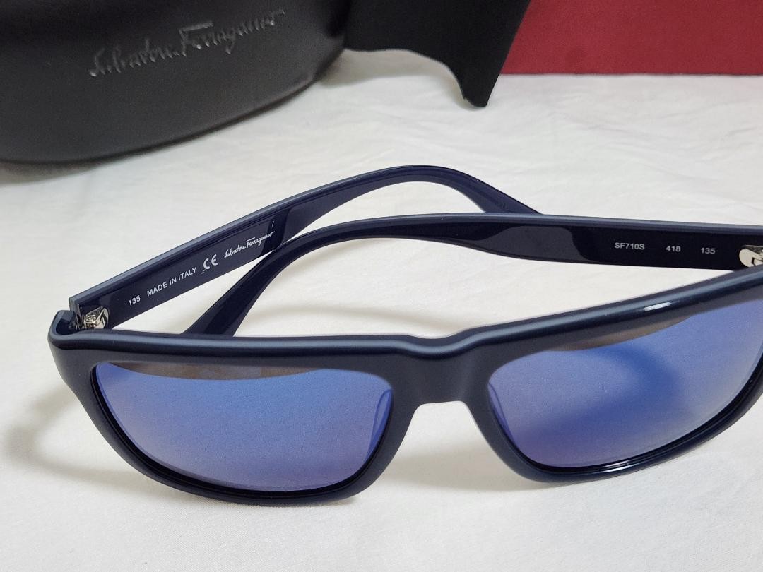 【未使用品】Ferragamo ウェリントン型 サングラス Salvatore Ferragamo(サルヴァトーレフェラガモ) / サングラス