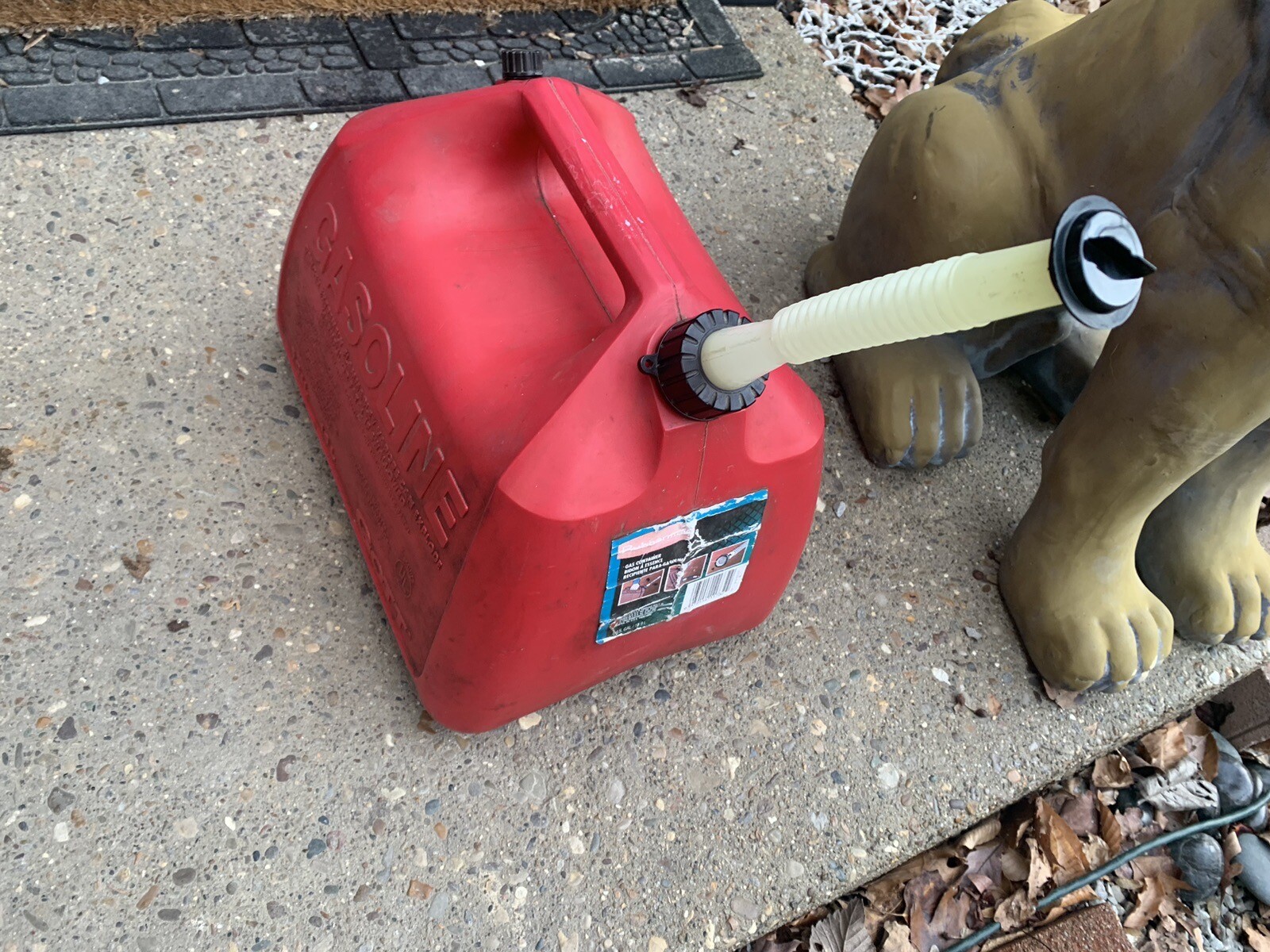 Rubbermaid Gott 5 Gallon Vented Gas Fuel Can with Flex Spout 1251 USA