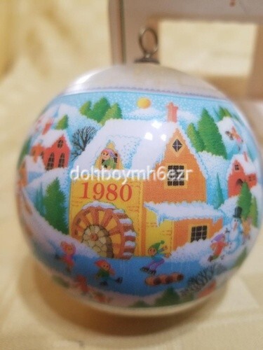 Hallmark Ambassador 1980 The Holiday House Winter's Gift Ball Christmas Ornament - Picture 2 of 4