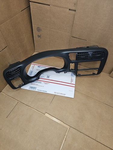 98-05 S10 Blazer Jimmy Sonoma Bravada Dash Radio Cluster Trim Bezel OEM - Picture 6 of 15
