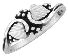 NEW Black Hills (gold style) Dakota SILVER  2 leaf Ring  Size 5 thru 10 wBox