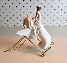 Precious Moments Enesco Angel Ornament Joy to the World in box 1995