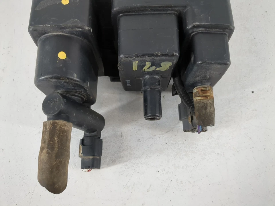 Nissan Máxima 2009 bote de carbón de vapor de combustible XHRK9 Foto 3 de 4