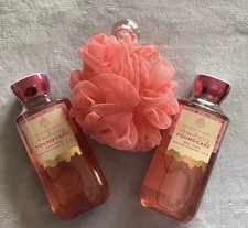 Bath  Body Works STRAWBERRY POUND CAKE 2 BODY WASH FREE LOOFAH