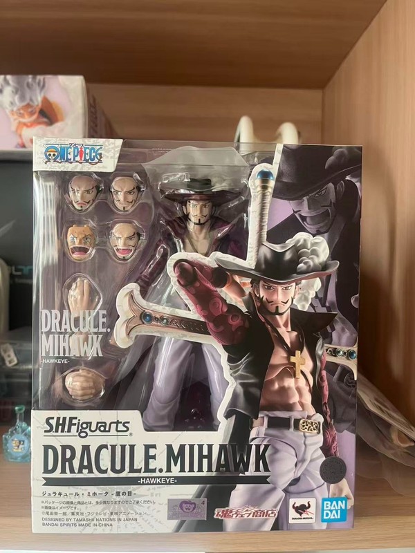 Bandai S.H.Figuarts One Piece Dracule Mihawk - Hawkeye Action Figure Model Toys