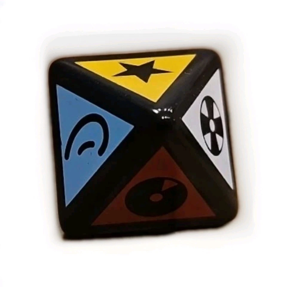 Scene It Jr Edition 4 Player Tokens and 2 game dice - Image 3 of 4