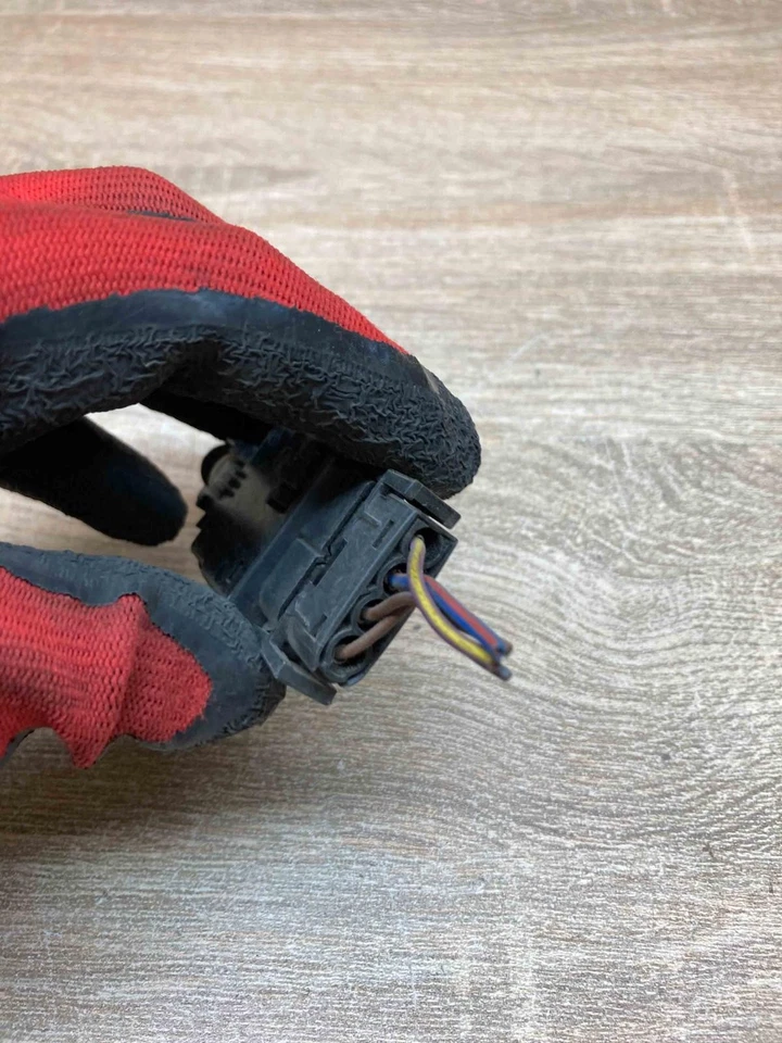 1382385 WITH PLUG Brake pedal sensor switch Fits for BMW 5 E34 - Image 4 of 4