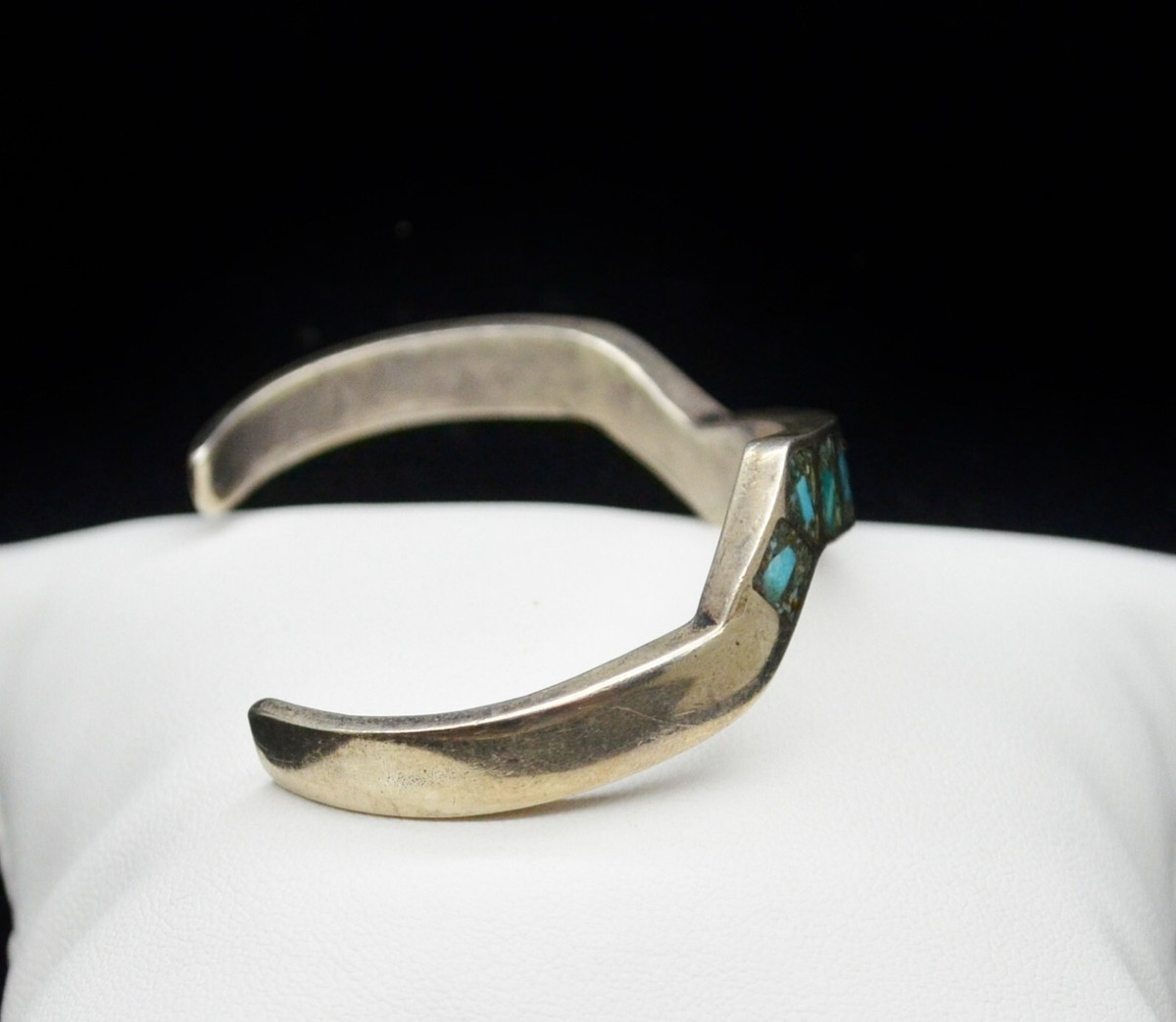 Sterling Silver Interesting Shape Blue Details Cuff Bracelet