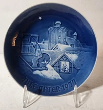 B&G BING AND GRONDAHL - DENMARK 1977 CHRISTMAS PLATE 7" COPENHAGEN CHRISTMAS EXC