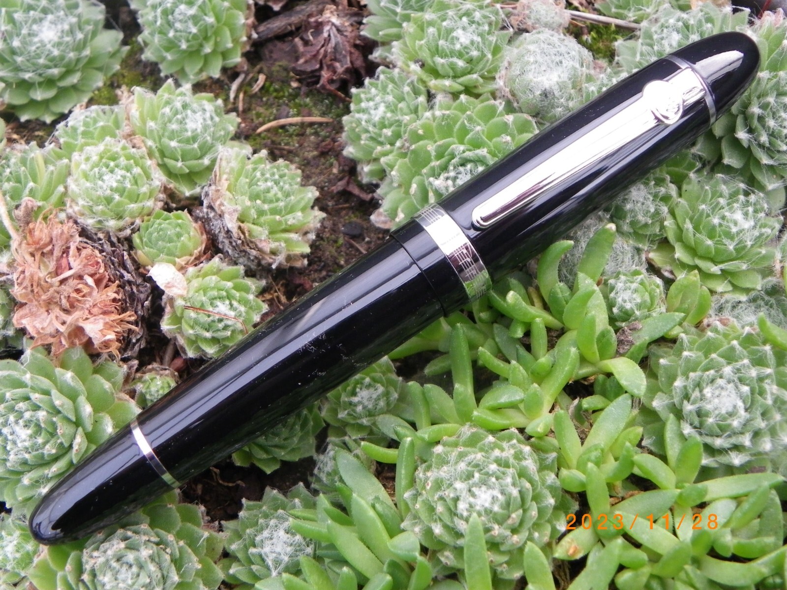 Stylo plume laque ergonomique forme cigare contre la fatigue de la main au bureau
