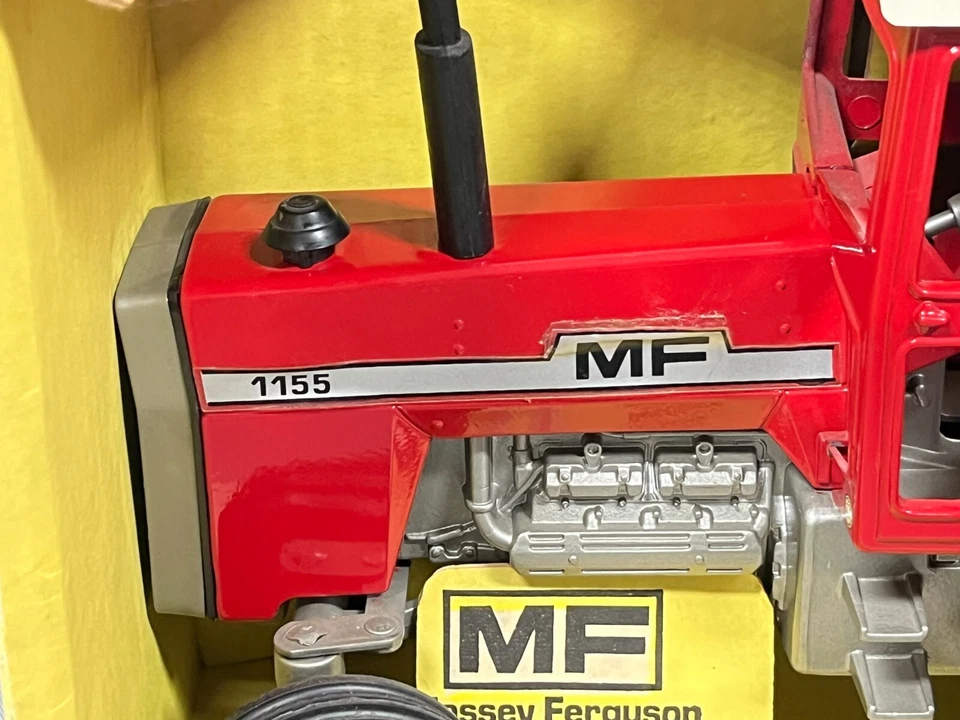 Massey Ferguson MF 1155 Tractor w Cab ERTL 1:16 Beautiful Box!!! Gray Rims - Image 3 of 4