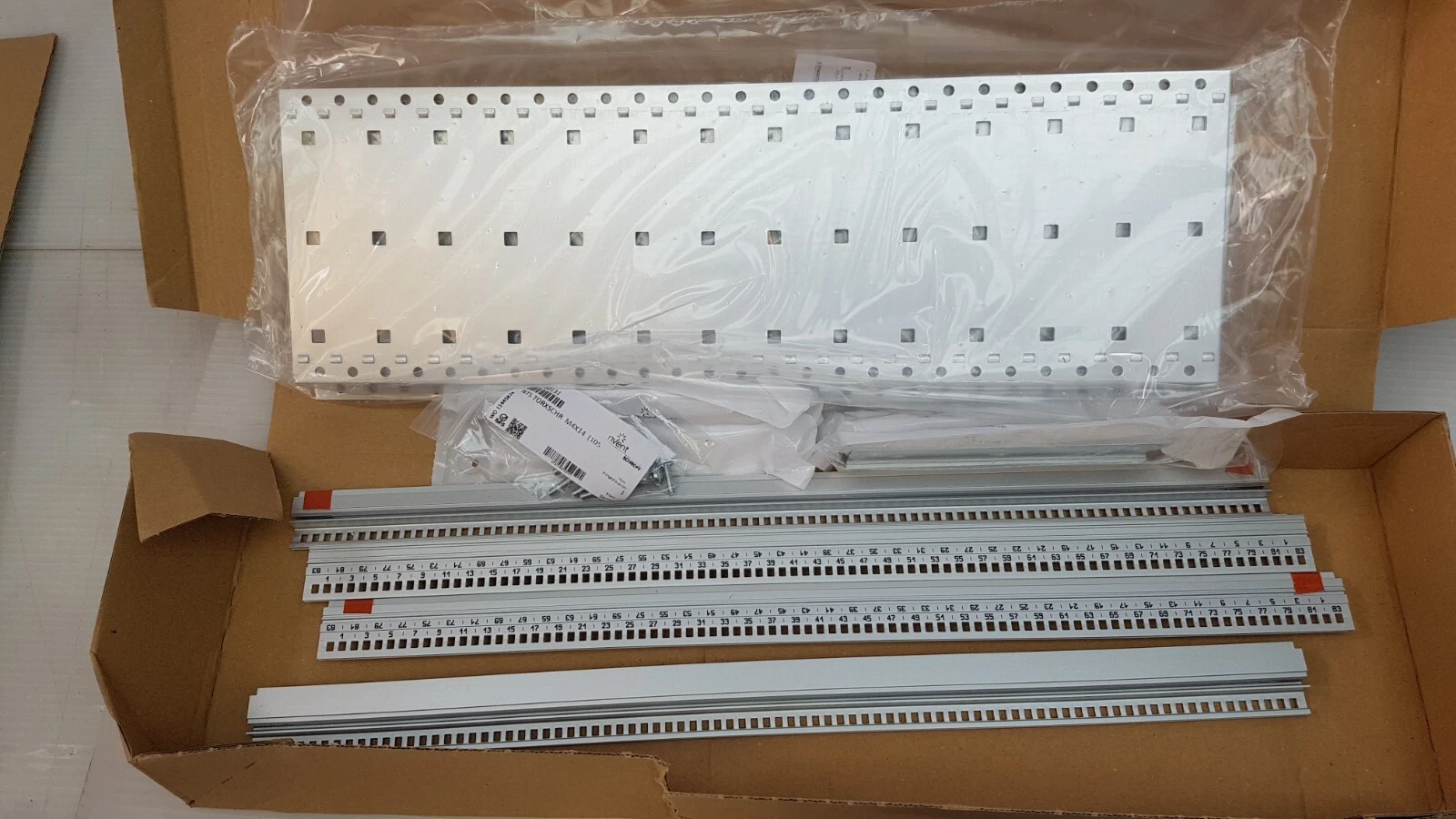 Open Schroff 24563135 kit: side panels, horizontal rails and parts bags