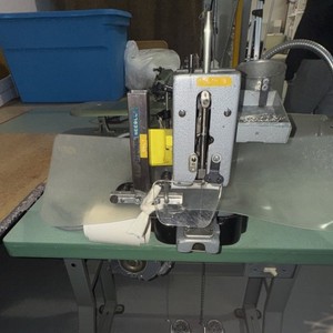 Singer 175-62 Industrial Sewing Machine with table and motor