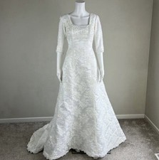 Maggie Sottero Couture Wedding Dress size 10, fits more like a size 4.