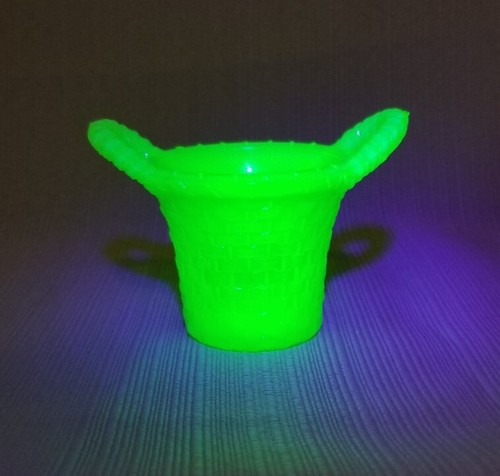 Boyd Glass Lemon Ice Basket - Picture 6 of 9