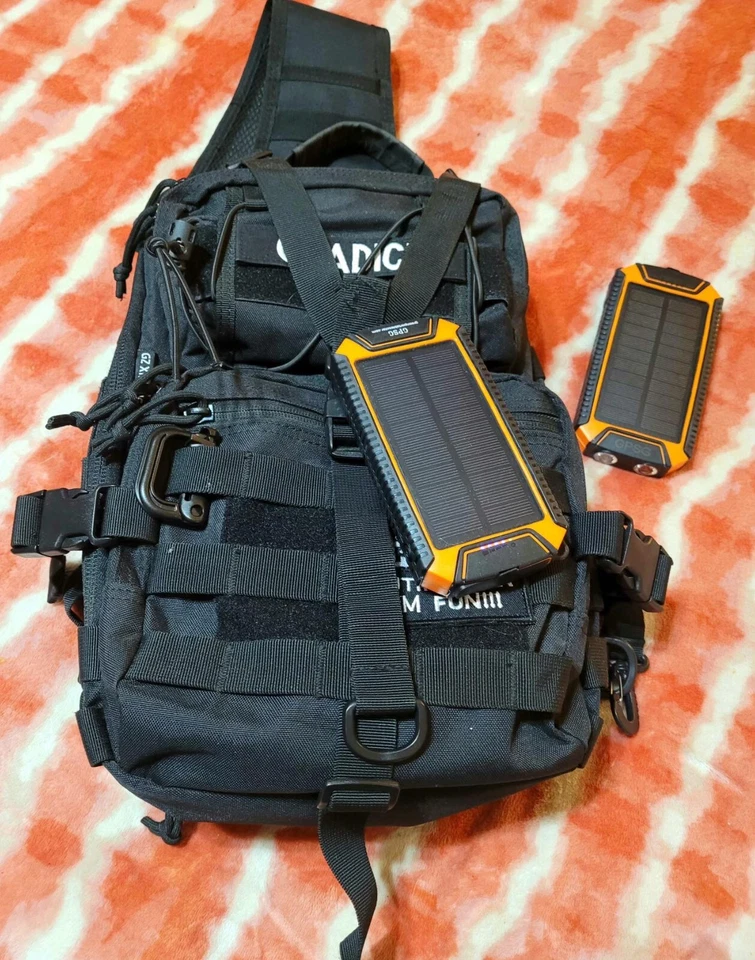 20,000mAh WIRELESS SOLAR CHARGER - Image 3 of 4