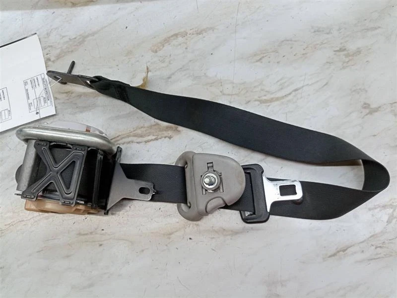 Used Front Left Seat Belt Front fits: 2005 Subaru Impreza bucket seat driver ret - Imagem 4 de 4