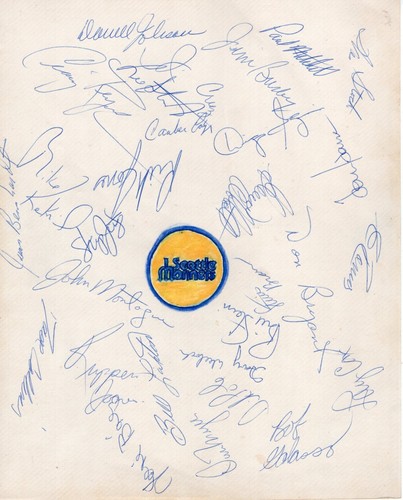 1977 Seattle Mariners mehrfach signiert handsignierter Mannschaftsblatt 29 Unterschriften