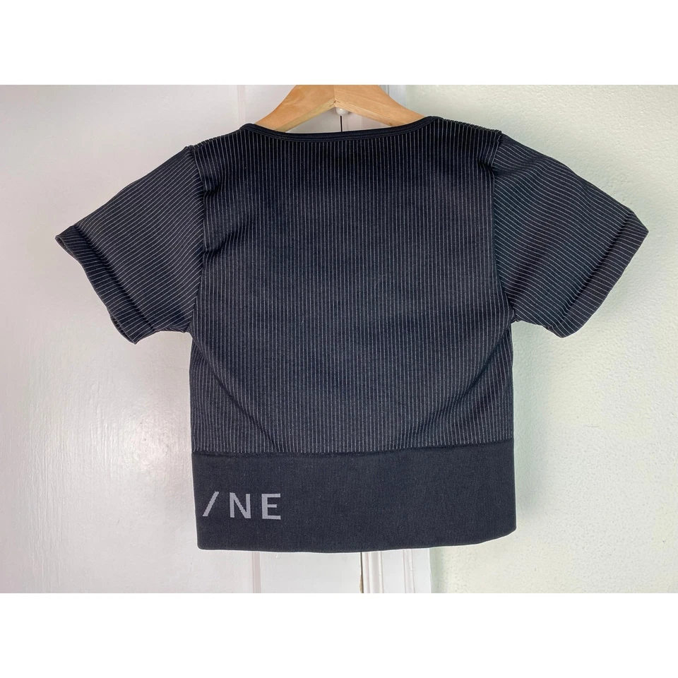 Top corto de compresión atlético Aerie Offline para mujer M negro cuello redondo Foto 4 de 4