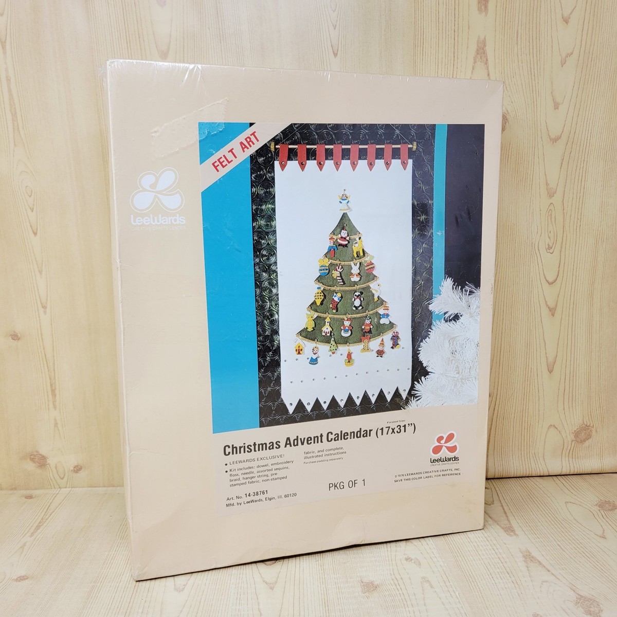 Vintage LeeWards Advent Calendar Felt Art Embroidery Kit Christmas