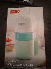 Dash My Pint Ice Cream Maker. Aqua And White With Mixing Spoon