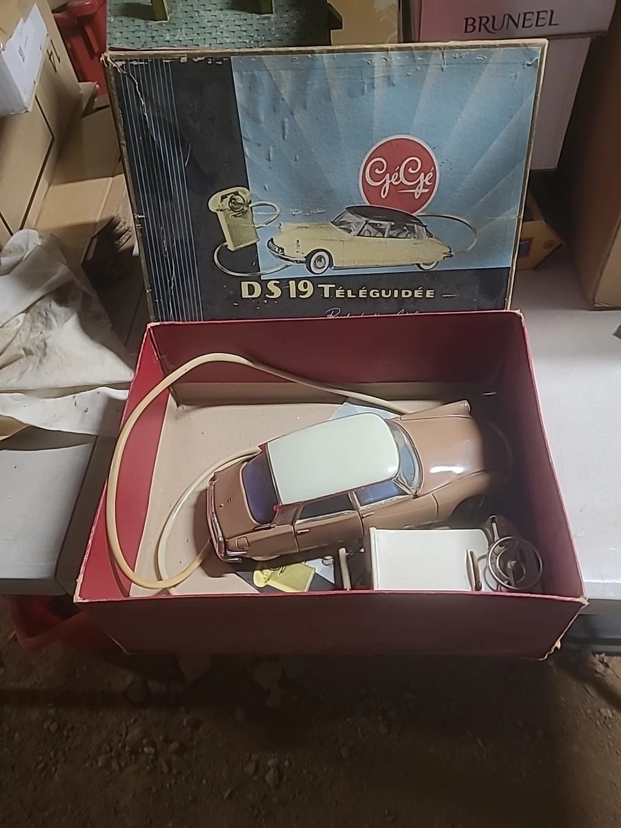 Ancienne Voiture Filoguidée JAYA Rallye, Jouet En Tôle Espagne, état D'usage