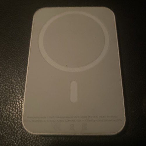 Apple MagSafe Battery Wireless Charger
