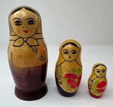 Vintage 3 Piece Russian Nesting Dolls Wood Hand Painted