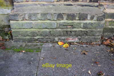 Foto 6x4 Benchmark auf Wandpier draußen #1 Somerset Road Ealing Ordnance c2015
