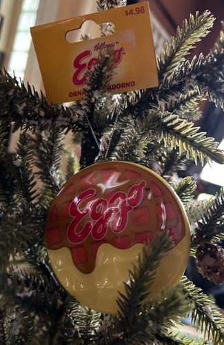 Kellogg's L'eggo My Eggo Waffle Faux Food Christmas Decoupage Ornament 2023 - Picture 4 of 6