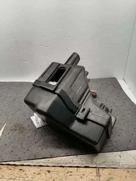 Caja de conexiones de fusibles motor compatible con 03-05 RAV4 1068966 Foto 3 de 4