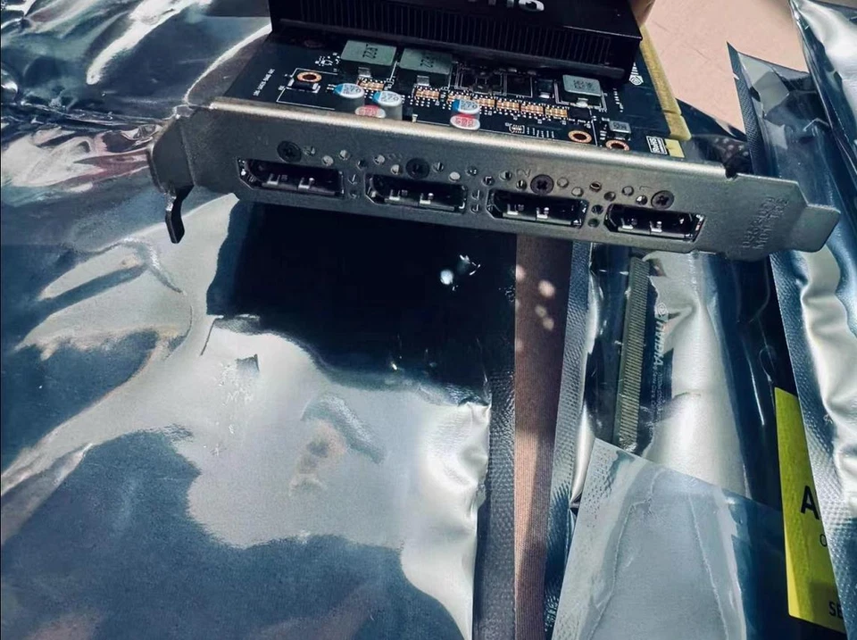 New Nvidia Quadro P2200 5GB GPU GDDR5 PCI Express 3.0 Graphics Video Card - Image 2 of 4