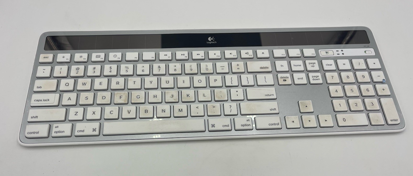 Logitech K750 Solar Wireless Keyboard for Mac A1314 Untested